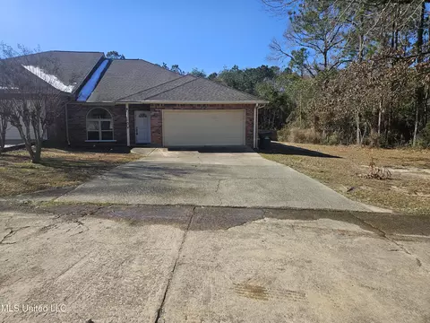 1208 Kapalama Ct, Diamondhead, MS 39525