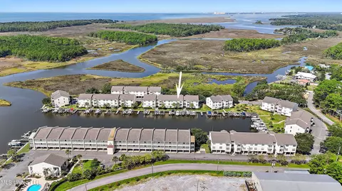 2421 Beachview Dr #F-02, Ocean Springs, MS 39564