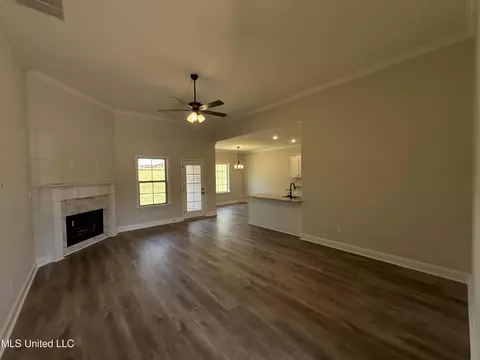 Living - 904 Andys Way, Hernando, MS 38632 photo 1 of 2