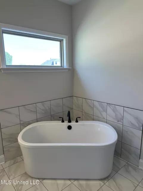 Bath - 904 Andys Way, Hernando, MS 38632 photo 3 of 5