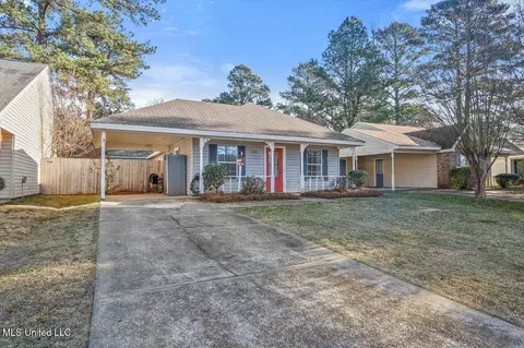 Exterior - 528 Stonecreek Dr, Brandon, MS 39042 photo 2 of 3