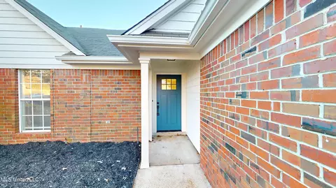 10789 Oak Leaf Dr, Olive Branch, MS 38654 photo 3