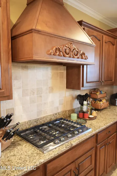 Kitchen - 9264 Peyton Rd, Coldwater, MS 38618 photo 3 of 4