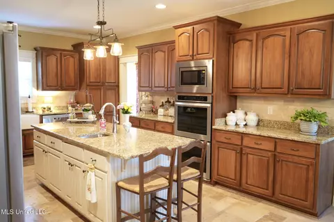 Kitchen - 9264 Peyton Rd, Coldwater, MS 38618 photo 1 of 4
