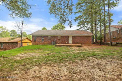 Exterior - 1207 Cherry Stone Cir, Clinton, MS 39056 photo 3 of 5