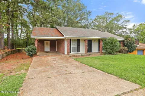 1207 Cherry Stone Cir, Clinton, MS 39056