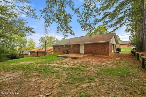 Exterior - 1207 Cherry Stone Cir, Clinton, MS 39056 photo 4 of 5