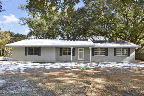 6604 Springwater St, Moss Point, MS 39563