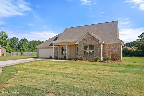 Exterior - 116 Trace Pointe Pl, Clinton, MS 39056 photo 3 of 8
