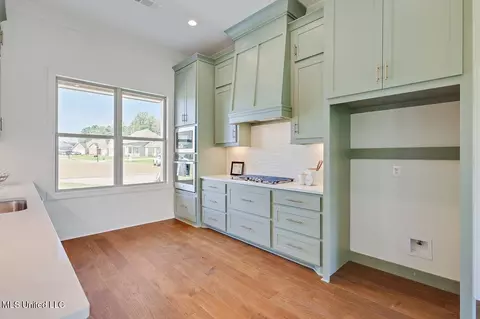 Kitchen - 116 Trace Pointe Pl, Clinton, MS 39056 photo 2 of 2