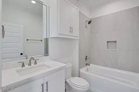 Bath - 116 Trace Pointe Pl, Clinton, MS 39056 photo 2 of 5
