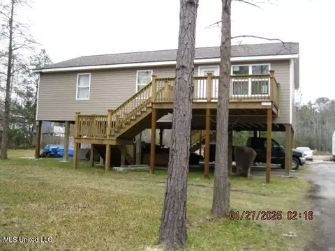 4326 Catalina St, Bay Saint Louis, MS 39520