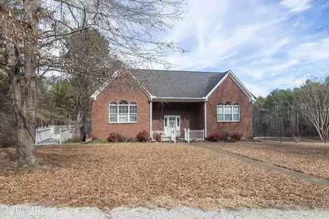 139 Lacy Ivy Rd, Potts Camp, MS 38659