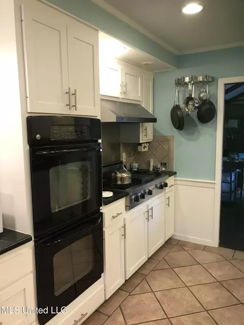 209 Greenfield Pl, Brandon, MS 39047