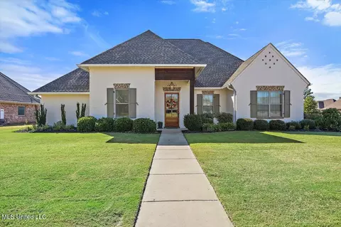 119 Freeland Ln, Clinton, MS 39056