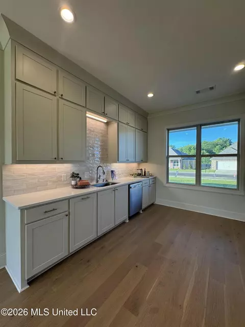 Kitchen - 107 Trace Pointe Pl, Clinton, MS 39056 photo 2 of 2