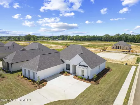 449 Aurora Cir, Canton, MS 39046