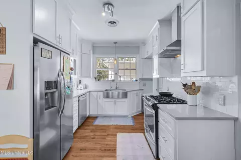 Kitchen - 3739 Montrose Cir, Jackson, MS 39216 photo 1 of 4