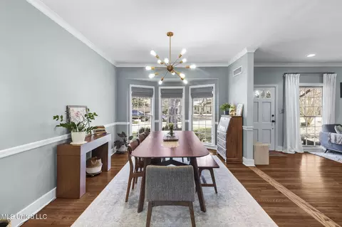 Dining - 3739 Montrose Cir, Jackson, MS 39216 photo 2 of 3
