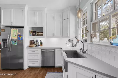 Kitchen - 3739 Montrose Cir, Jackson, MS 39216 photo 4 of 4