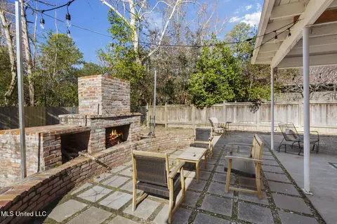 Exterior - 3739 Montrose Cir, Jackson, MS 39216 photo 8 of 11