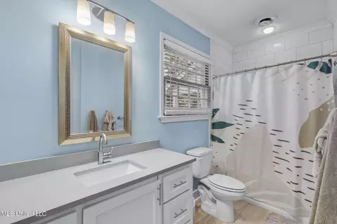 Bath - 3739 Montrose Cir, Jackson, MS 39216 photo 3 of 6