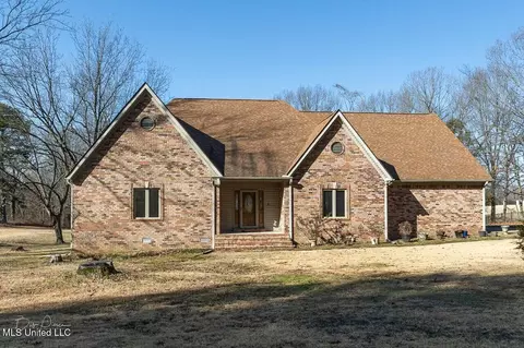 327 Getwell Rd, Hernando, MS 38632