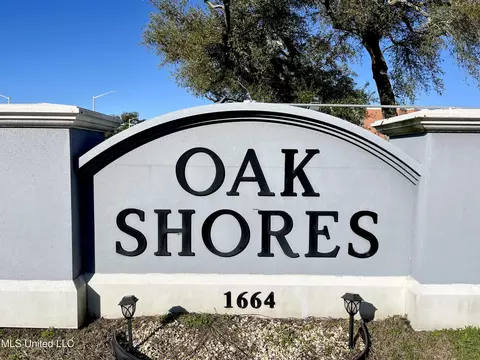 1664 Beach Blvd #15, Biloxi, MS 39531
