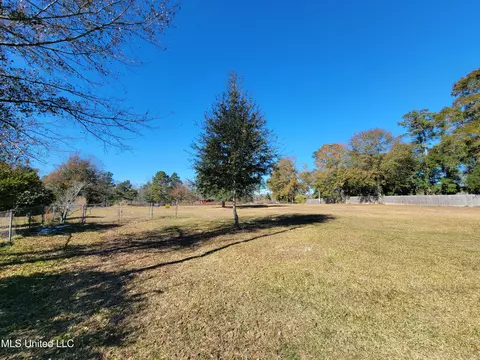 11081 Shorecrest Rd, Biloxi, MS 39532 photo 6