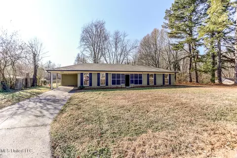 5741 Caroline Dr, Horn Lake, MS 38637