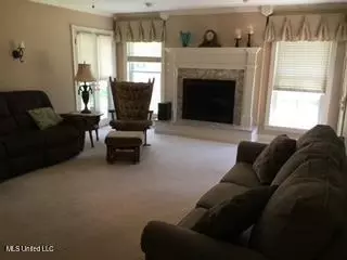 2 Summerfield Pl, Natchez, MS 39120 photo 2