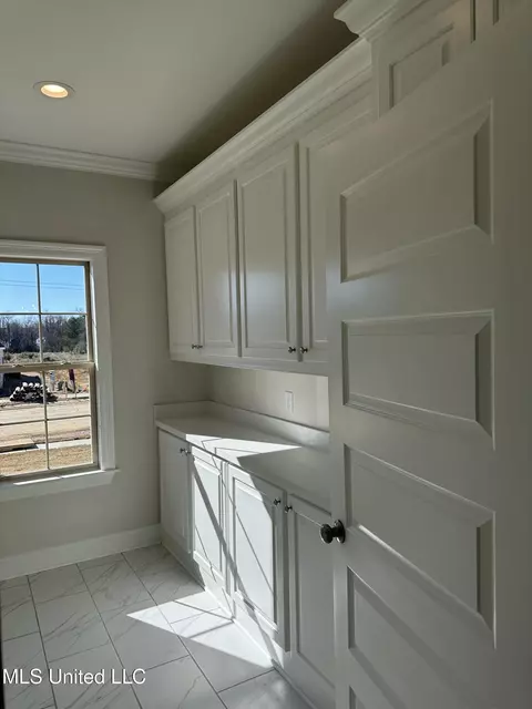 493 Aurora Cir, Canton, MS 39046 photo 8