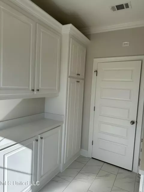 493 Aurora Cir, Canton, MS 39046 photo 9