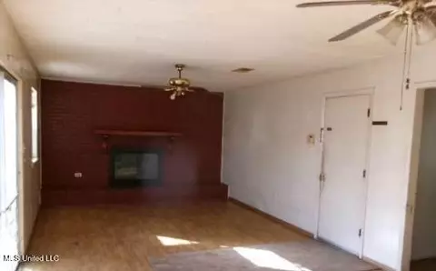 1306 E Sycamore Rd, Picayune, MS 39466 photo 4