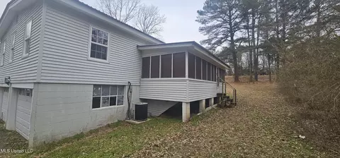 45 S Forrest Dr, Sardis, MS 38666 photo 2