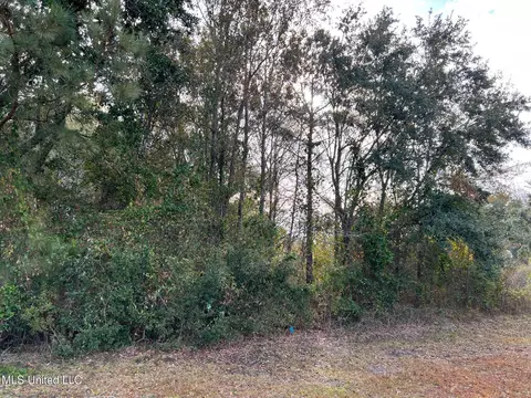 130 Cedar Ave, Pass Christian, MS 39571