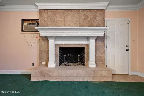 Living - 1227 Deerfield Ln, Jackson, MS 39211 photo 7 of 7