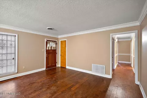 Entry Way - 1227 Deerfield Ln, Jackson, MS 39211 photo 2 of 3