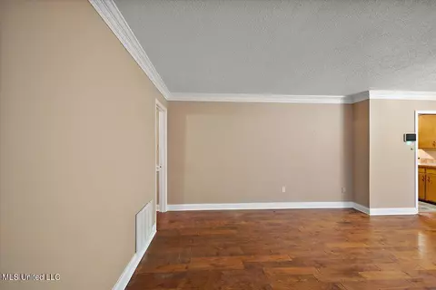 Living - 1227 Deerfield Ln, Jackson, MS 39211 photo 1 of 7