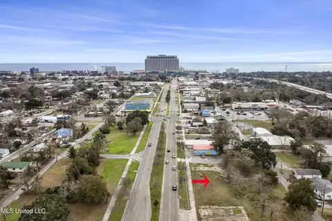 323 Caillavet St, Biloxi, MS 39530