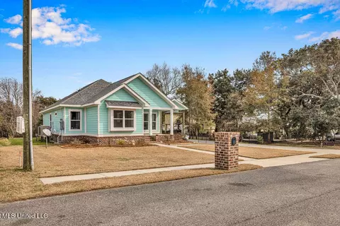 135 Dearman Ave, Long Beach, MS 39560 photo 2
