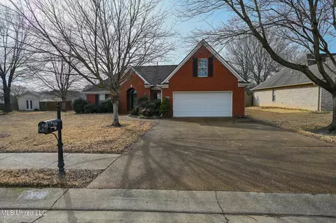 2105 Eubanks Ln, Southaven, MS 38672
