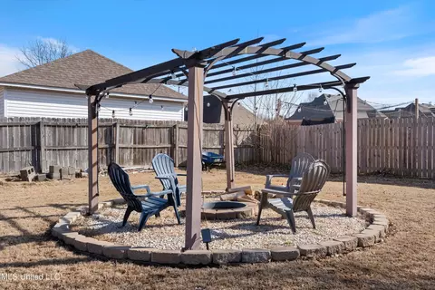 Exterior - 1016 Deer Creek Dr, Hernando, MS 38632 photo 7 of 7