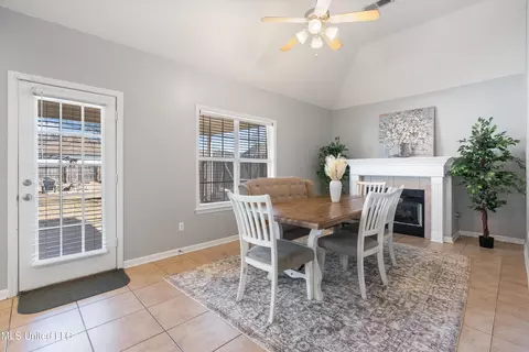 Dining - 1016 Deer Creek Dr, Hernando, MS 38632 photo 2 of 2