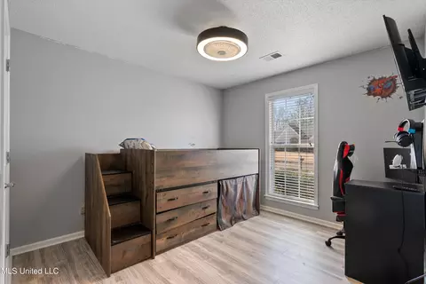 Bedroom - 1016 Deer Creek Dr, Hernando, MS 38632 photo 3 of 6