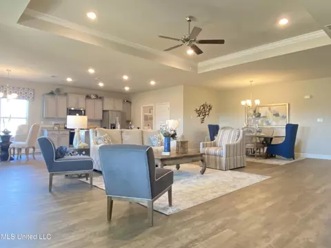 8008 Crawford Dr, Long Beach, MS 39560 photo 5