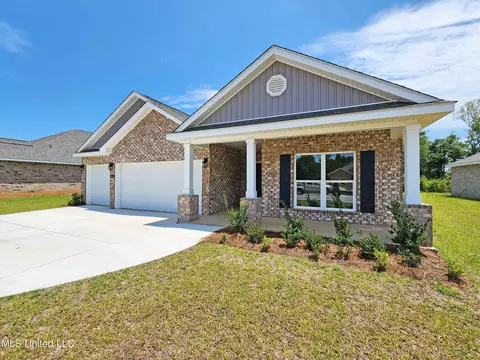 8008 Crawford Dr, Long Beach, MS 39560 photo 2