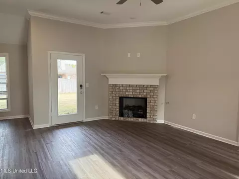 Living - 804 Stones Throw Dr, Brandon, MS 39042 photo 1 of 1