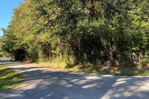 Elm Street, Picayune, MS 39466