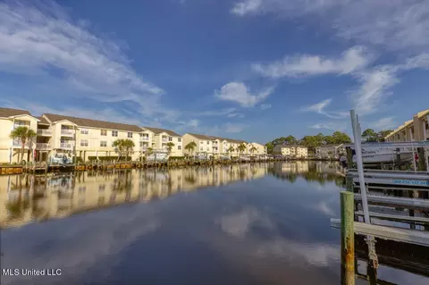 2421 Beachview Dr #F01, Ocean Springs, MS 39564